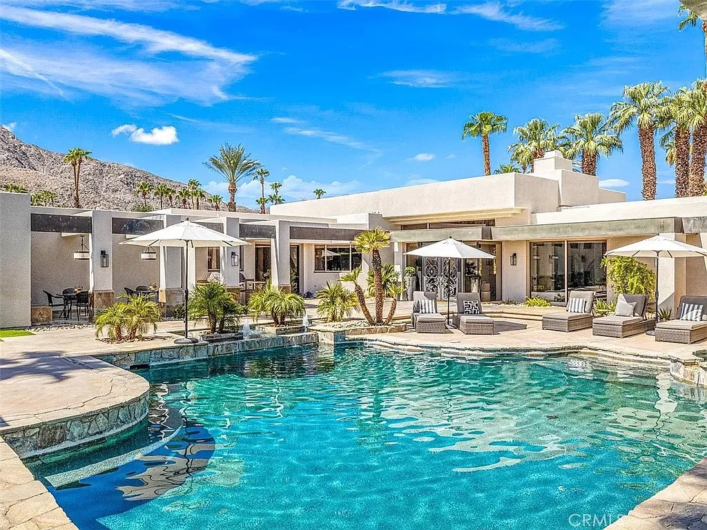 5 bed, 8.0 bath, 6112 sqft, $50,000 — Photo 2