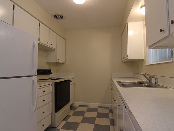 2nd image of 1070 Canal Ave