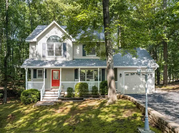 26 Mulligan Dr, Palmyra, VA 22963