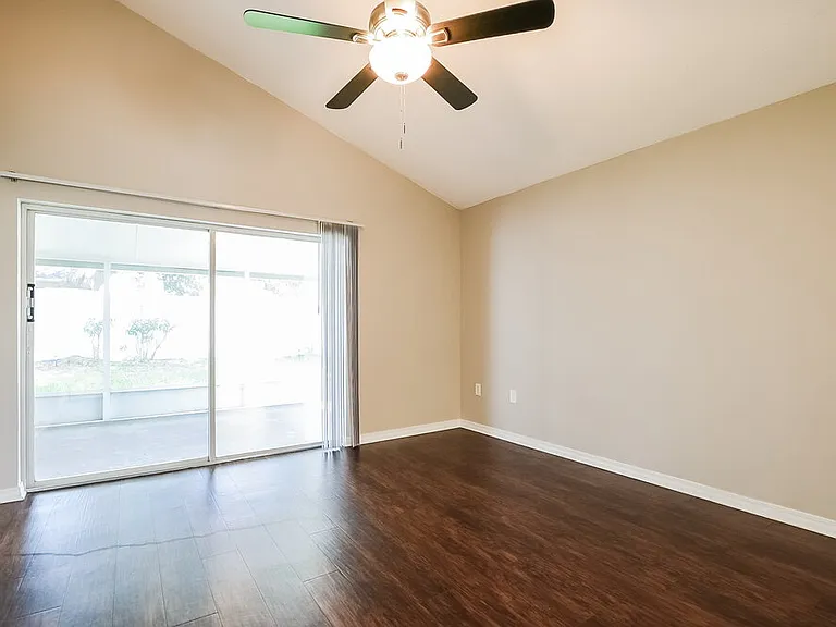 1718 Putney Cir — Photo 9