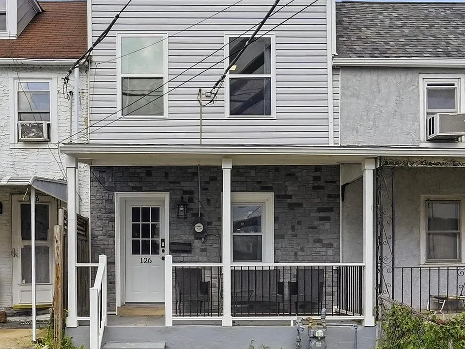 126 W Hector St