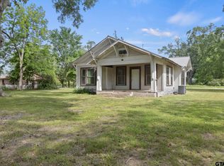 118 6th St, Bogata, TX 75417