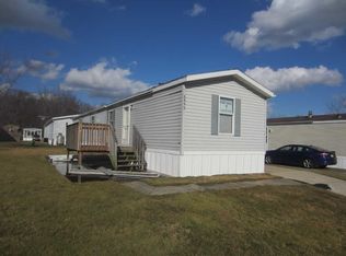 6493 Robby Ln, Ravenna, OH 44266