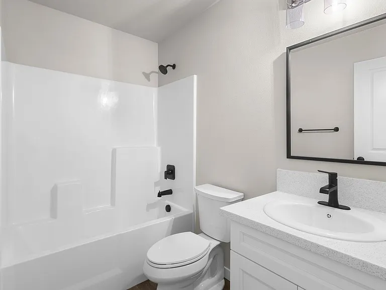 230 & 232 W Clay St — Photo 9
