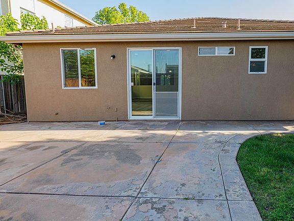 2nd image of 1329 Paddington Way