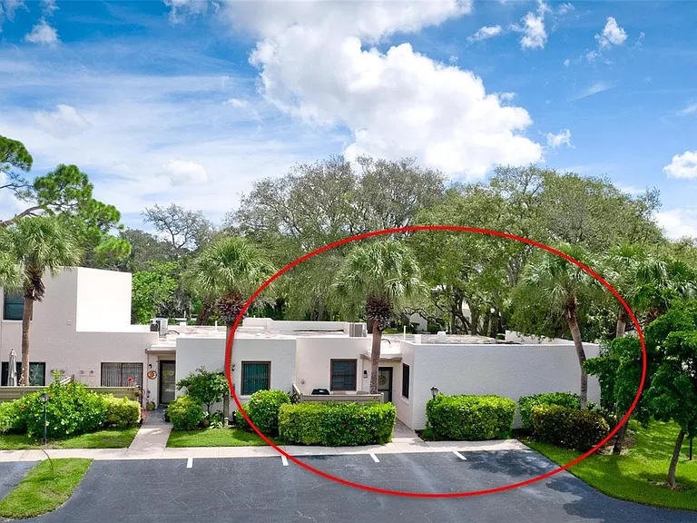 401 Palm Tree Dr — Photo 6