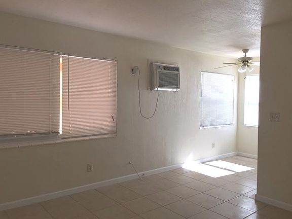 5th image of 1008 62nd Ave S APT C4