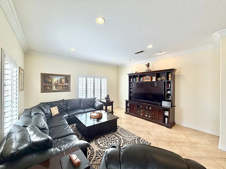 26187 Isherwood St — Photo 14