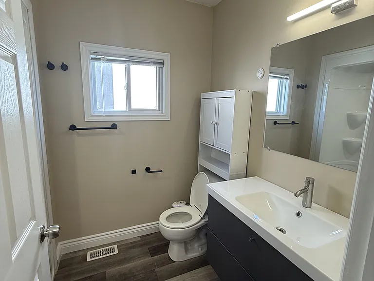 33 Concord Ave — Photo 7