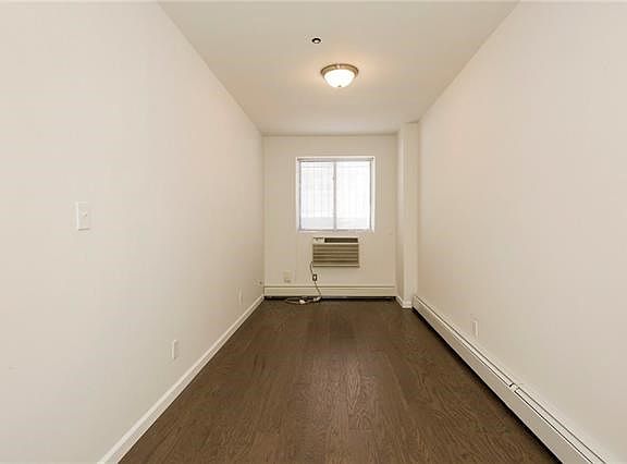 5th image of 728 E 221st St APT 1B