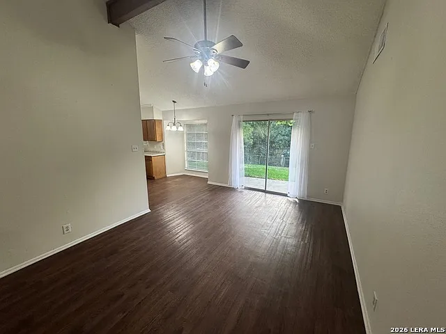 3 bed, 1.5 bath, 1053 sqft, $1,435 — Photo 4