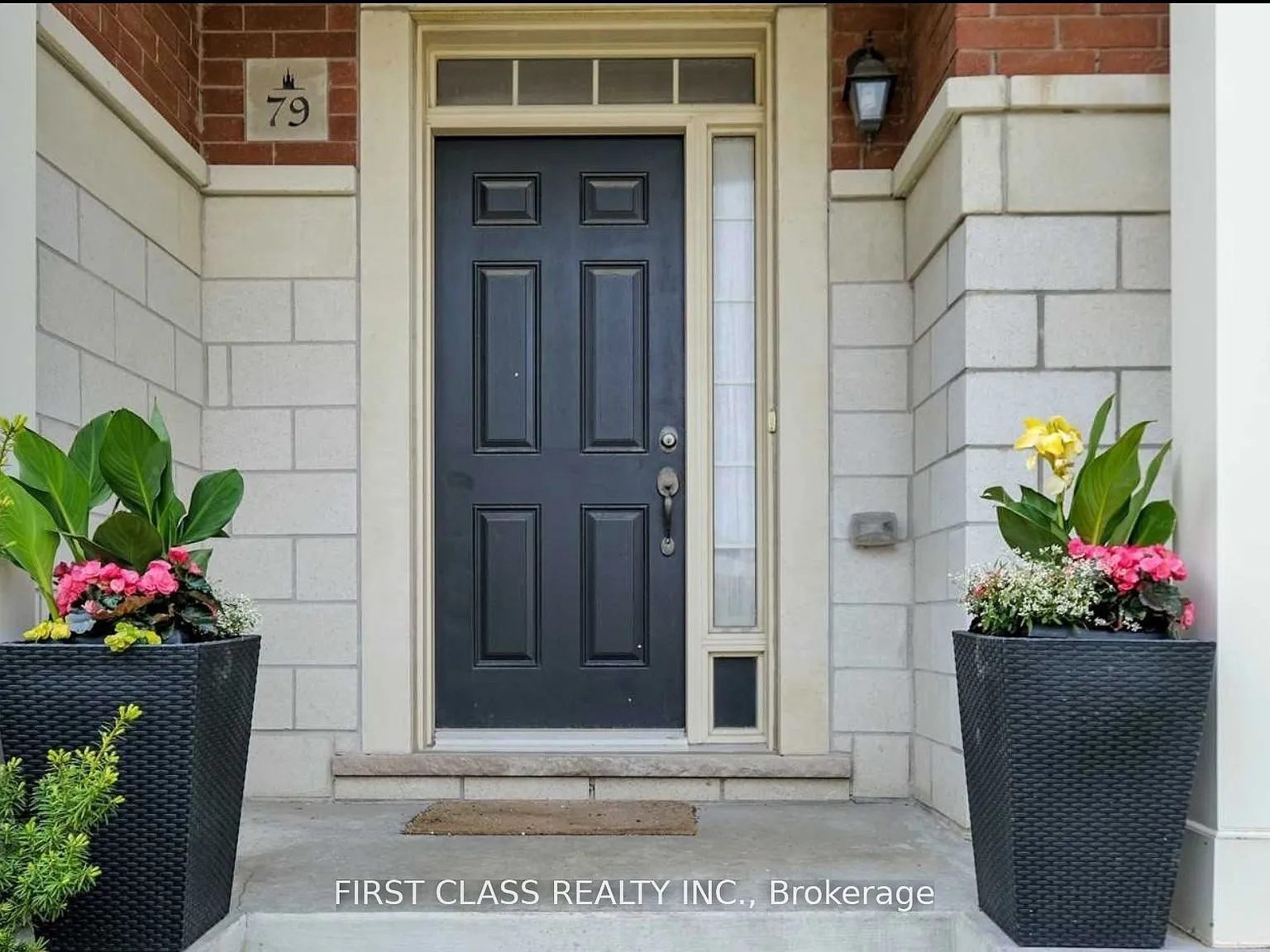 4 bed, $3,200 — Photo 1