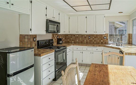 5th image of 25786 Miguel Ct