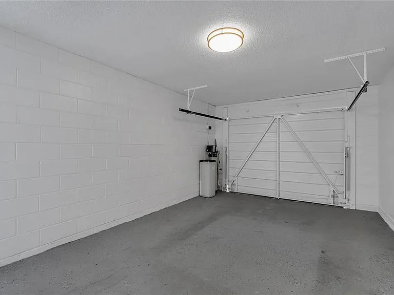 2930 Slippery Rock Ave — Photo 24