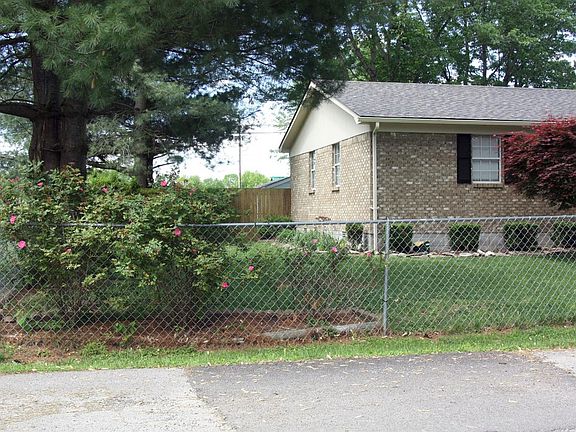 3rd image of 60 Westview Dr
