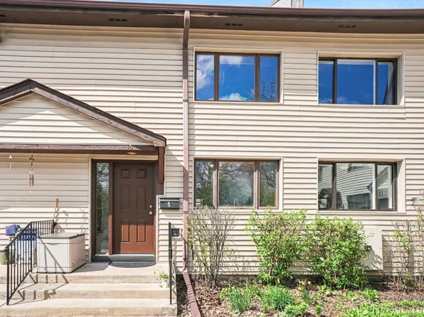 4735 Yender Ave APT 5, Lisle, IL 60532