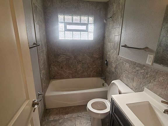 4th image of 514 Lakeview Ave APT 4