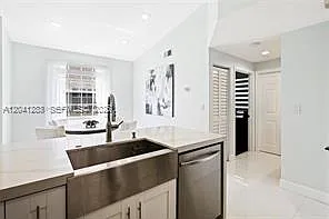 SW 27th Ct — Photo 21