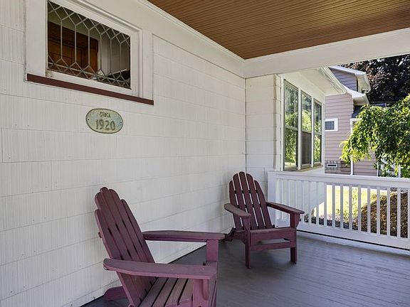 4th image of 130 Dunning Ave