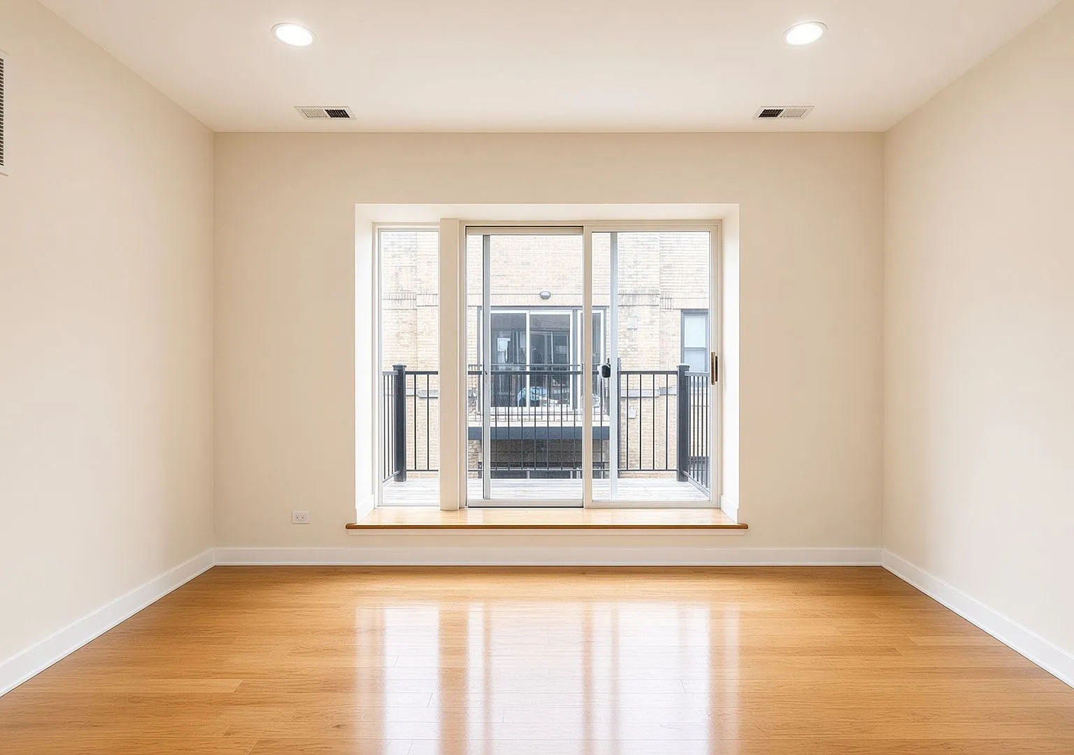 2 bed, 950 sqft, $2,246 — Photo 4