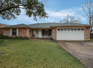 1510 Flamingo Dr, Arlington, TX 76012
