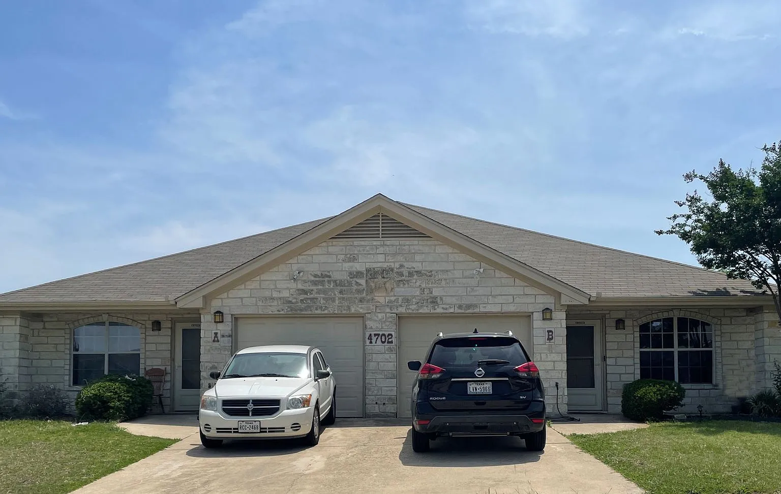 4702 John David Dr — Photo 1