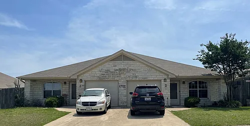 4702 John David Dr Photo 1
