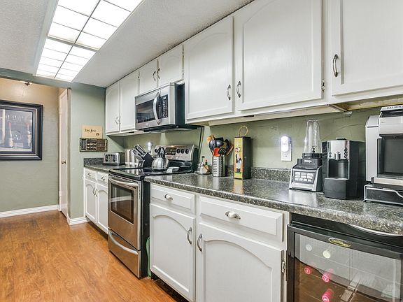 5th image of 2617 Glenmore Dr