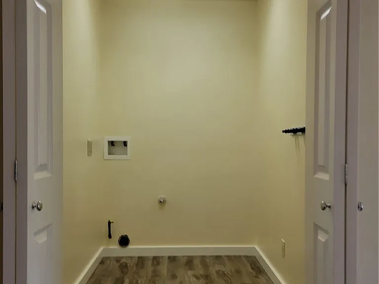 1884 Jaybrook Dr — Photo 23