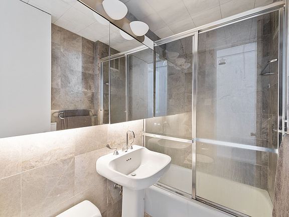 4th image of 561 3rd Ave #6G