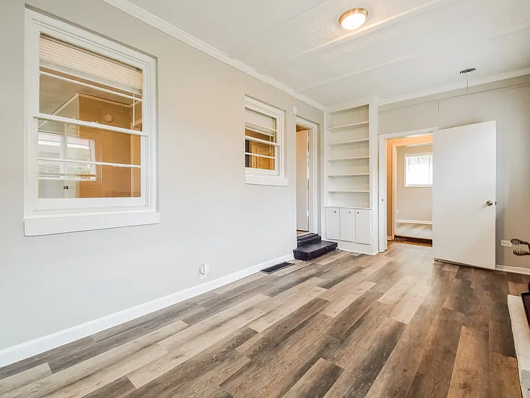 1553773_020_living_room_13547636.jpg