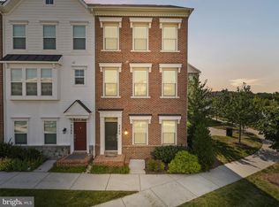 5280 Ridgeview Retreat Dr, Chantilly, VA 20151