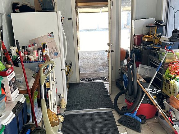 3rd image of 2633 Lindenwood Dr