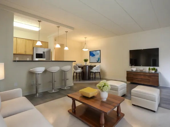 Lansdowne Station Apartments