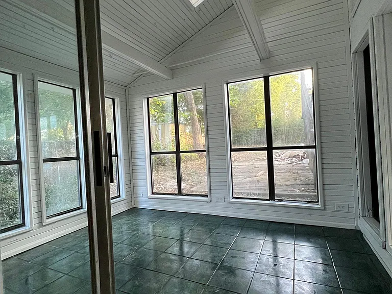 1215 E Whittaker St — Photo 25
