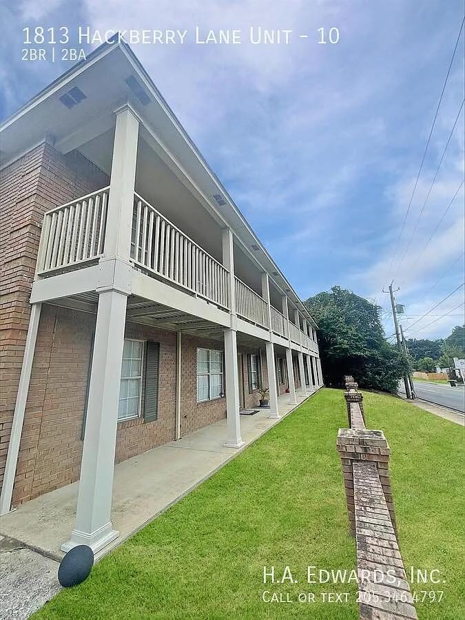 Crossland Condominiums Unit 10 — Photo 1