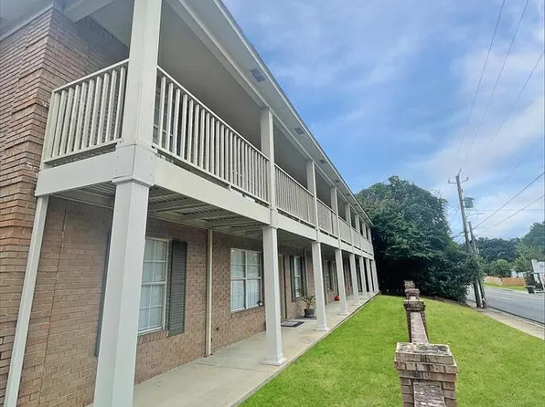 1813 Hackberry Ln APT 10, Tuscaloosa, AL 35401