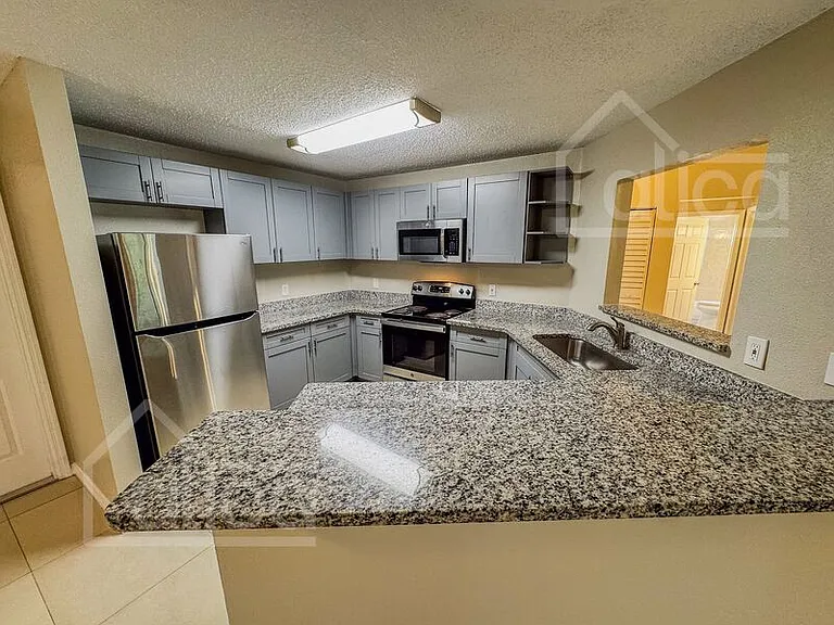17633 Meadowbridge Dr — Photo 7