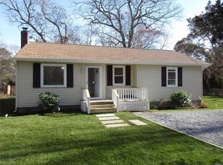 6 Prospect Ave, Hampton Bays, NY 11946