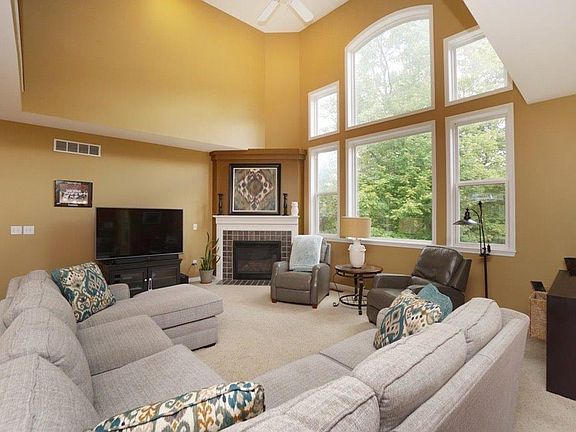 5th image of 1149 Westchester Way