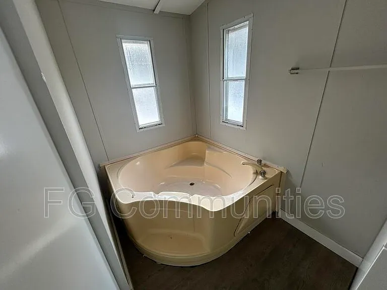 188 Golden Oaks Ln — Photo 8