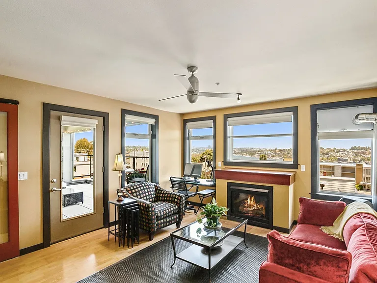 655 Crockett St #B201 — Photo 30