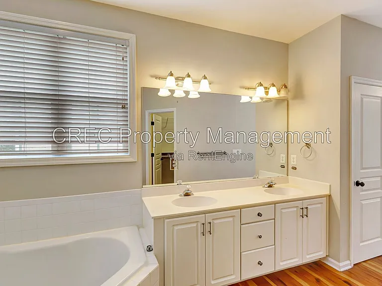 1071 Barfield St — Photo 25