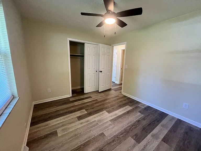 307 Sunset Ln — Photo 5