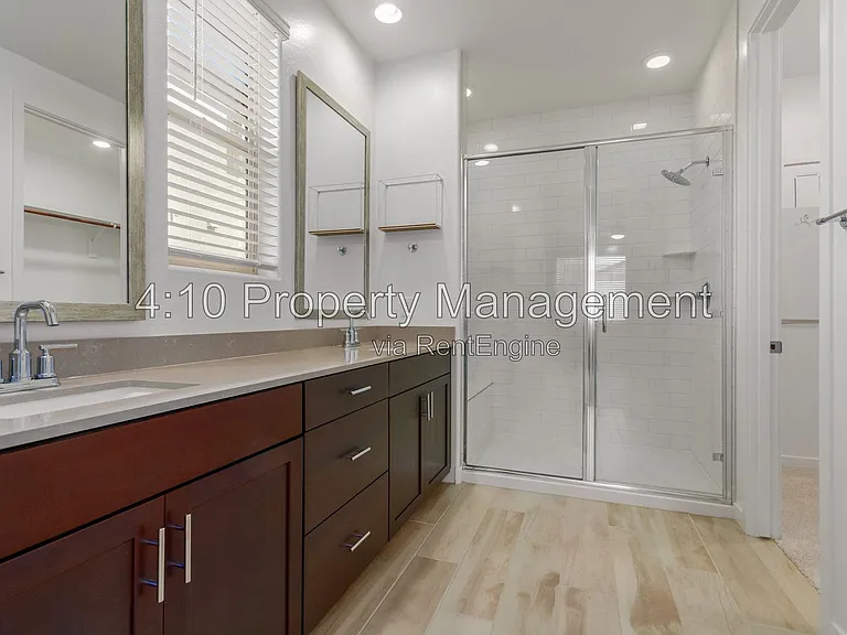 2222 E Palmdale Ln — Photo 23