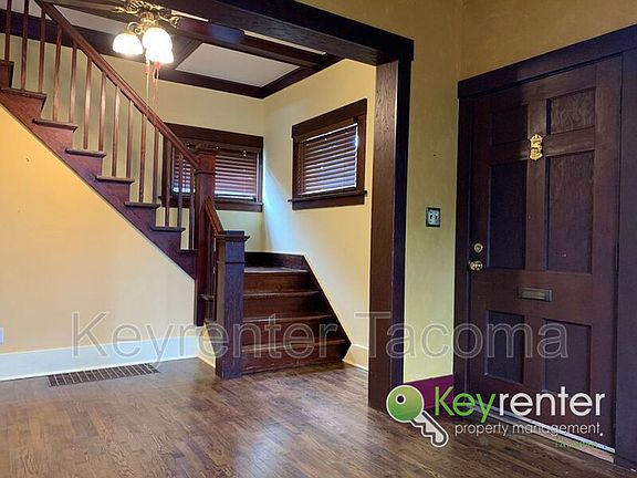 5th image of 1715 N Oakes St