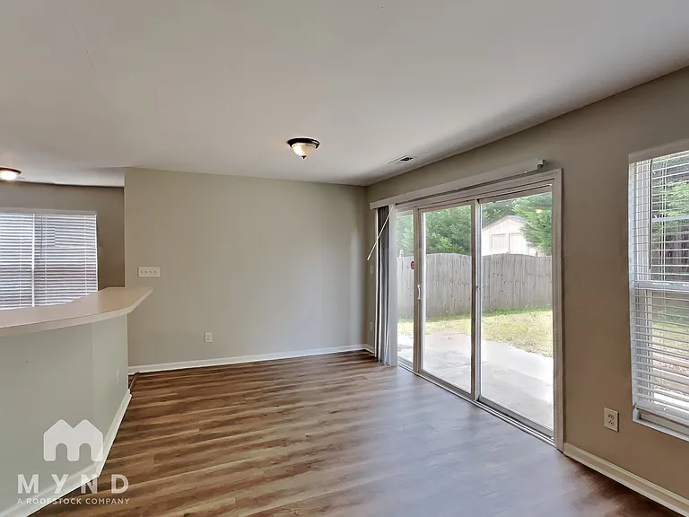 2023 Swimming Hole Cir — Photo 9