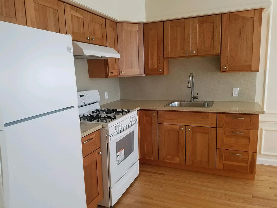 1st image of 419 Ramsell St