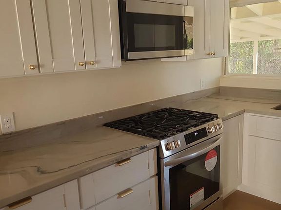 2nd image of 5483 Elgin Ave