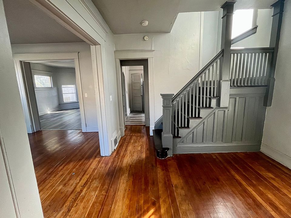 1st image of 2511 Jones St